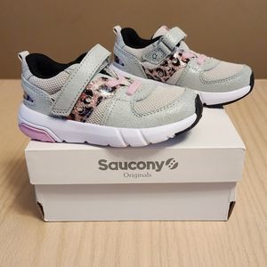 Saucony jazz shoes size 7 pink leopard
